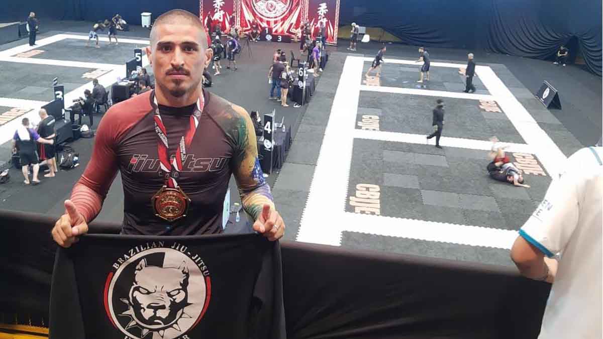 Atleta de Caraguatatuba é campeão mundial de jiu-jitsu - Nova Imprensa