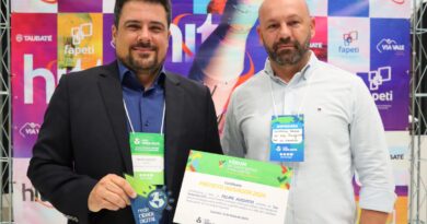 Felipe Augusto é reconhecido como Prefeito Inovador 2024 por programa ‘Prefeitura Digital’