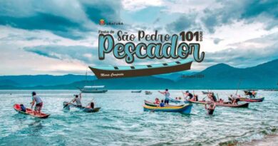 Tradicional Corrida de Canoas está confirmada na Festa de São Pedro Pescador em Ubatuba