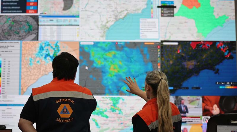 Defesa Civil emite alerta severo para chuvas intensas em todo o litoral paulista nesta quinta-feira (12)