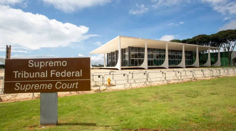 13 ex-ministros do STF pedem investigação rigorosa sobre denúncias