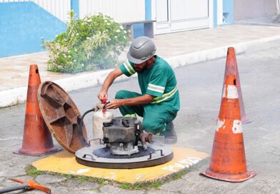 Sabesp faz testes de fumaça para identificar ligações irregulares em Caraguatatuba e São Sebastião