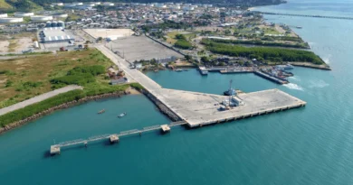 Porto de São Sebastião apresenta soluções logísticas e ferramentas digitais durante feira em São José dos Campos