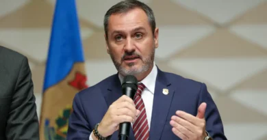 André Mendonça afasta diretor-geral da PF por monitoramento ilegal em caso do Banco Master